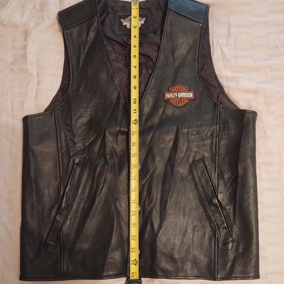 Genuine Harley Davidson leather vest - Picture 5 of 7